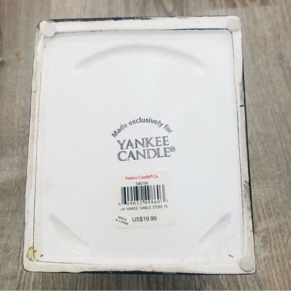 Yankee Candle Christmas Holiday Store Front Ceramic Jar Tissue Candle Holder - Picture 6 of 8